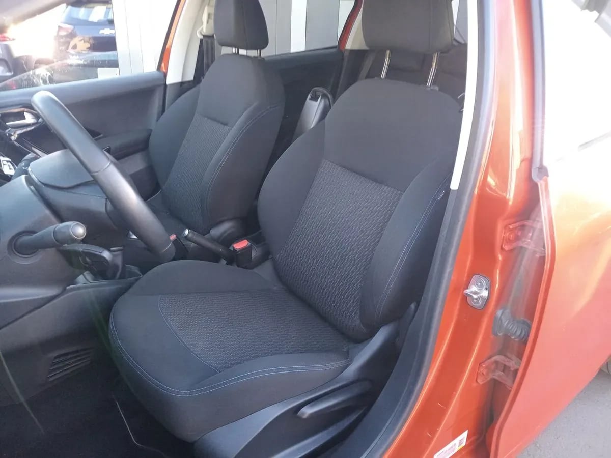Peugeot 208 1.2 Signature Puretech 4x2 82 Mt5 5p año 2020