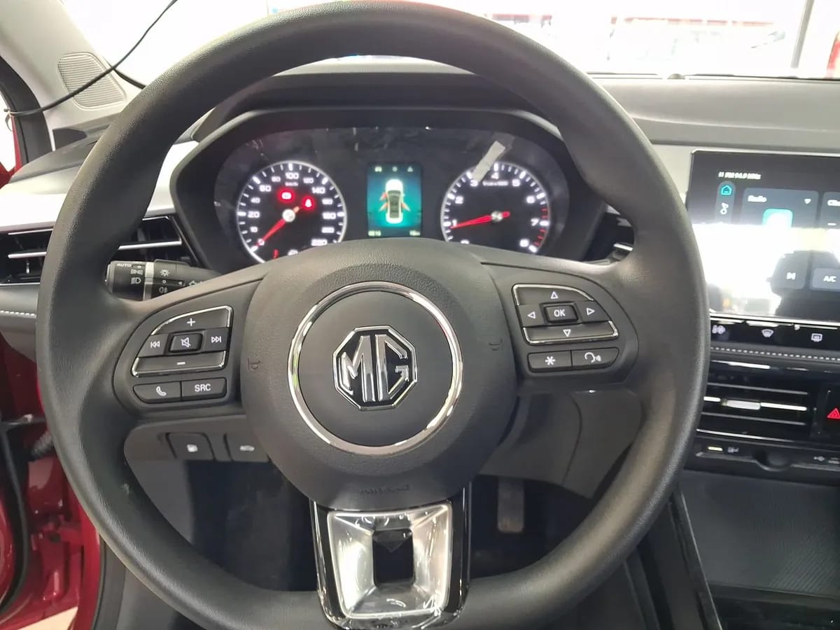 MG 5 1.5 Com 4x2 Mt 4p año 2026