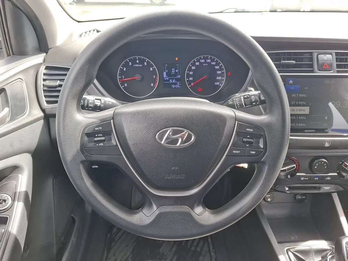Hyundai I20 1.4 Gl Active 4x2 Hb Mt 5p año 2021