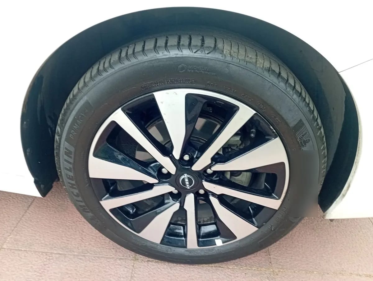 Nissan Sentra 2.0 Advance 4x2 Cvt At 4p año 2025