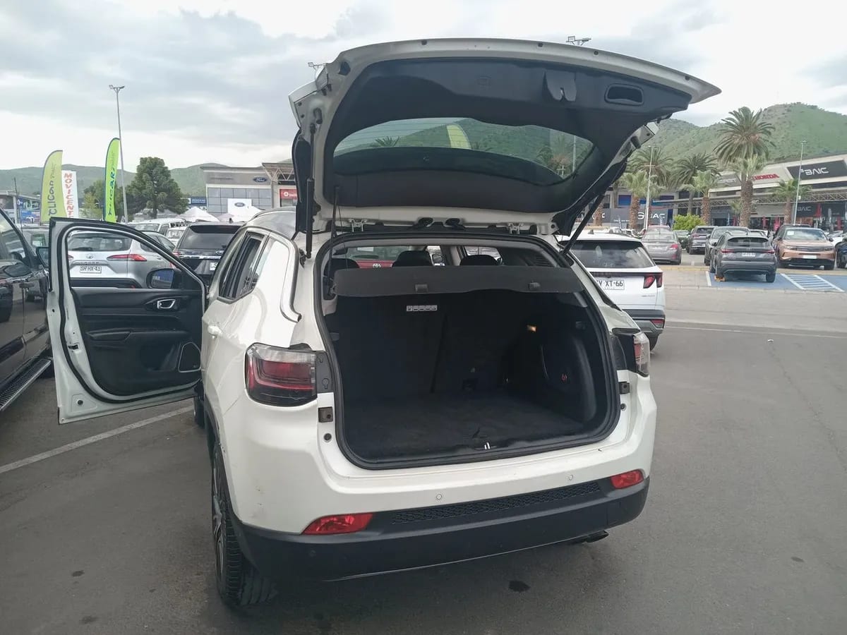 Jeep Compass 1.3 Limited 4x2 At 5p año 2023