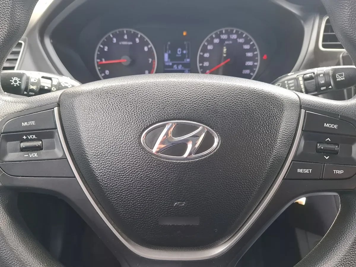 Hyundai I20 1.4 Gl Active 4x2 Hb Mt 5p año 2021
