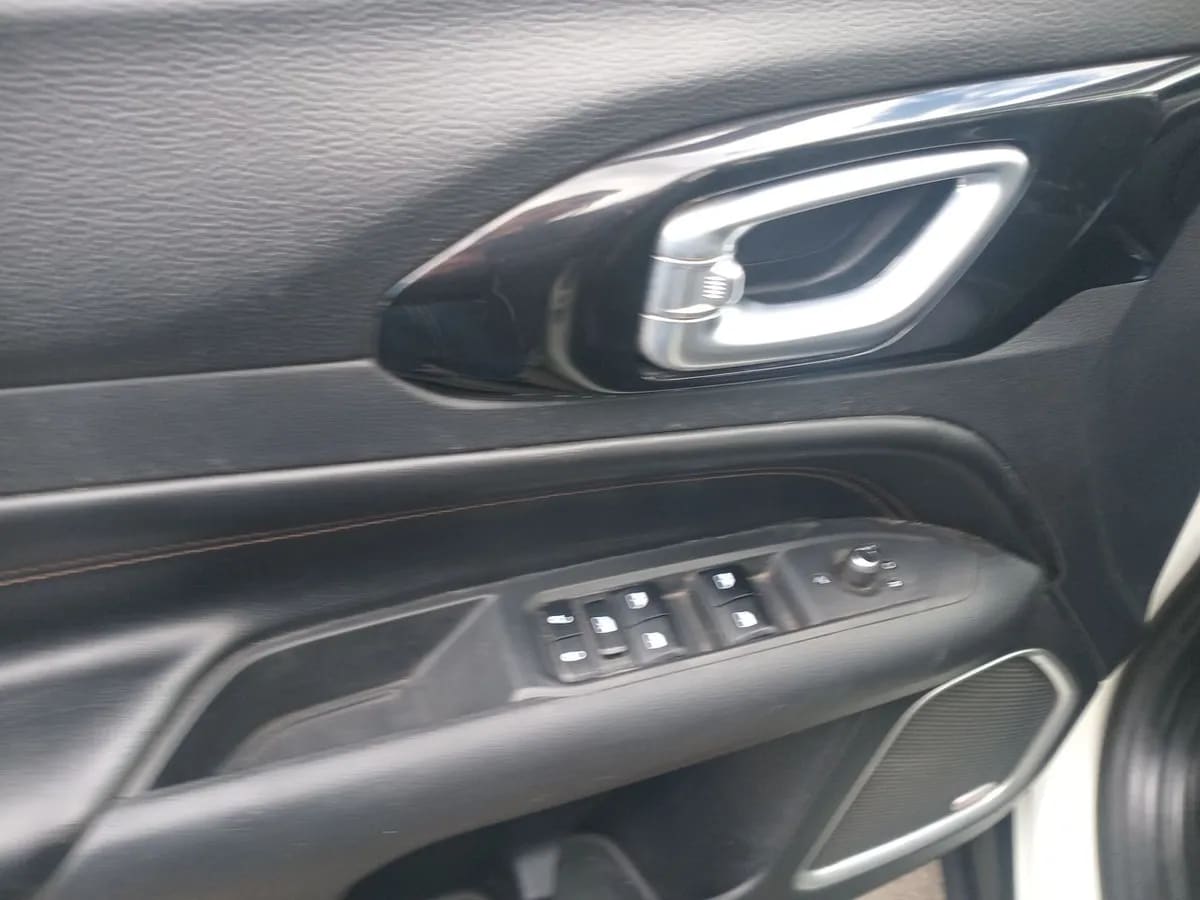 Jeep Compass 1.3 Limited 4x2 At 5p año 2023