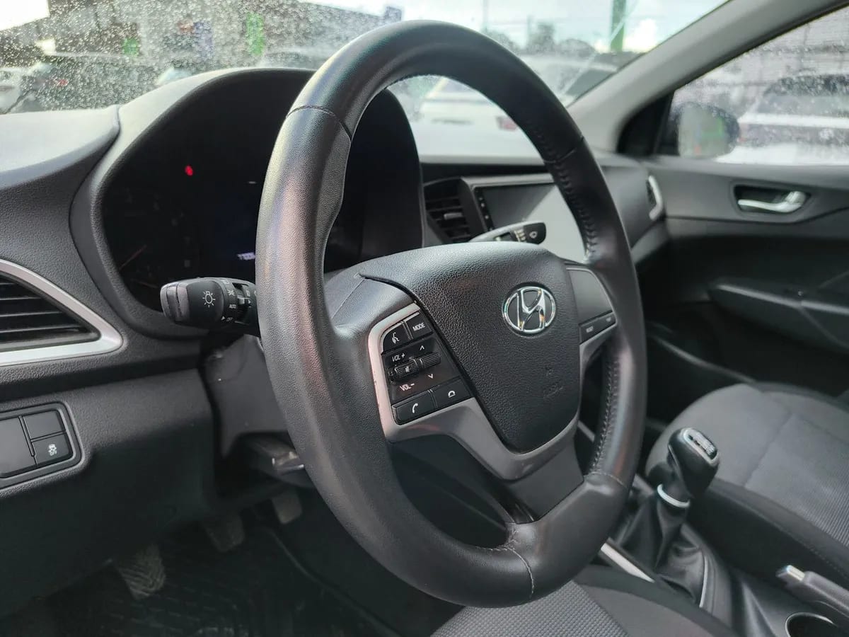Hyundai Accent 1.4 Hci Value 4x2 Mt 4p año 2021