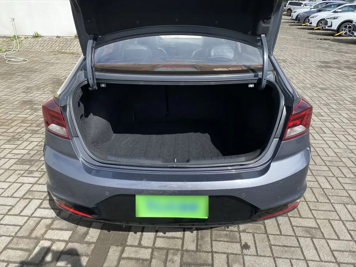 Hyundai Elantra 1.6 Value Fl 4x2 Mt 4p año 2021