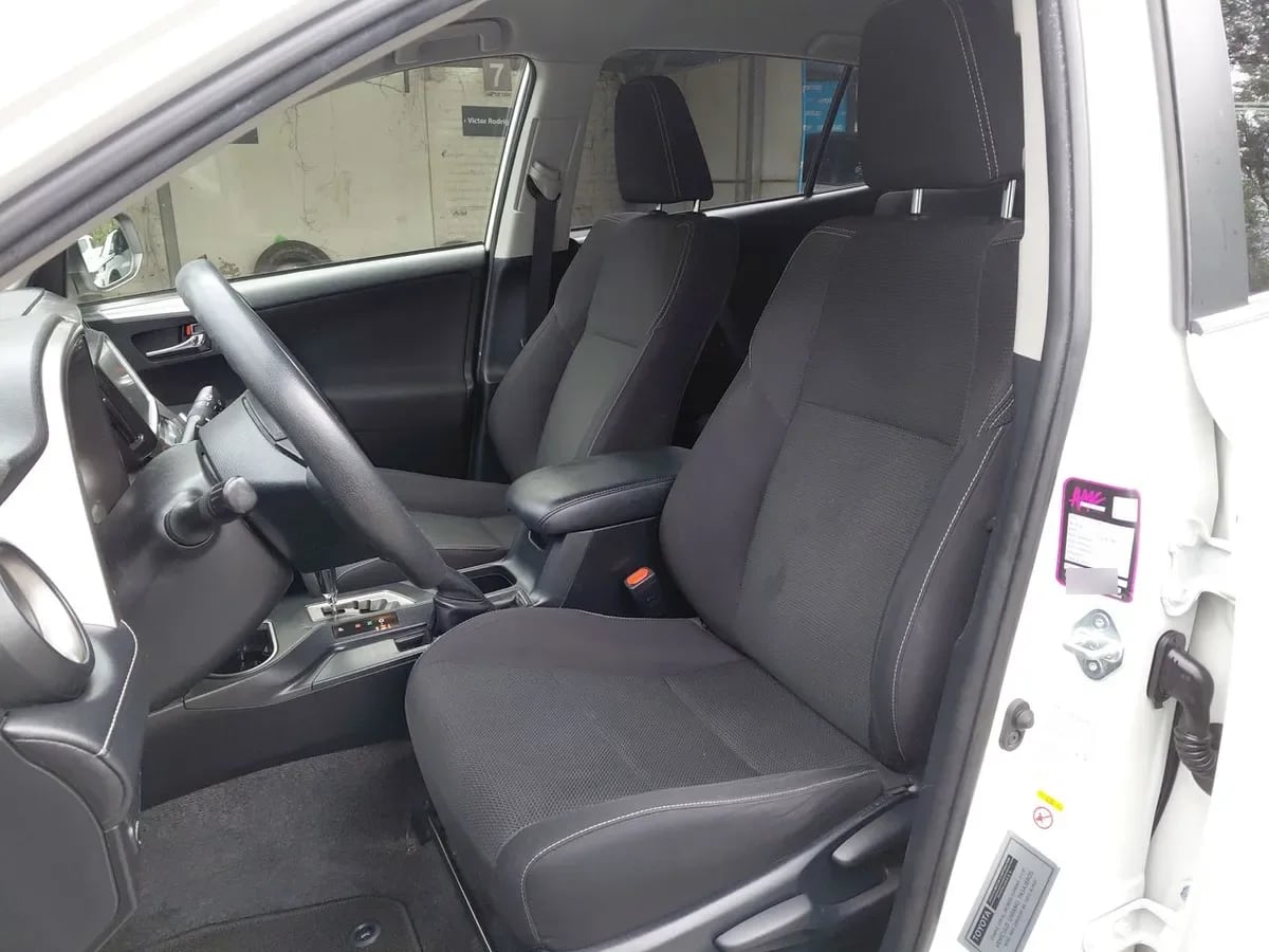 Toyota Rav 4 2.0 Adventure 4x2 Super Lujo At 5p año 2019