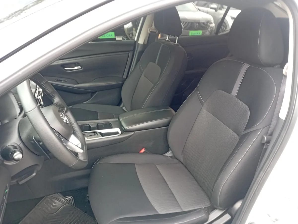 Nissan Sentra 2.0 Advance 4x2 Cvt At 4p año 2025