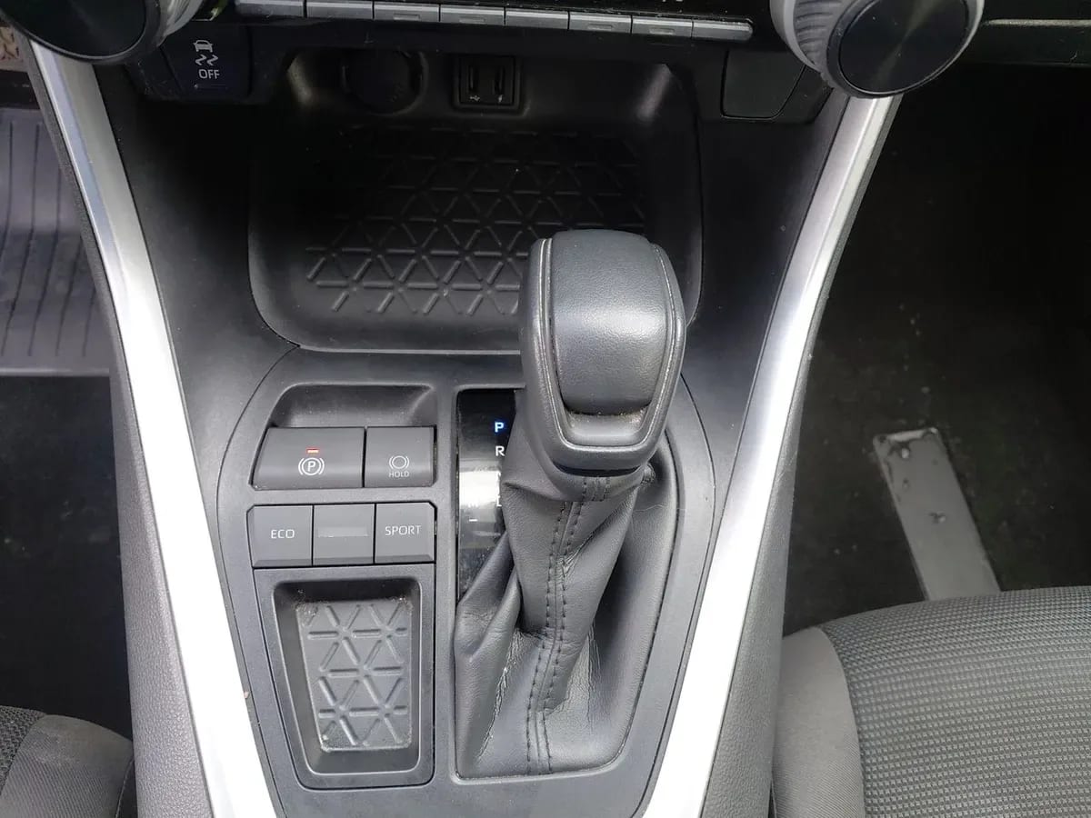 Toyota Rav 4 2.0 Le 4x2 Cvt At 5p año 2022