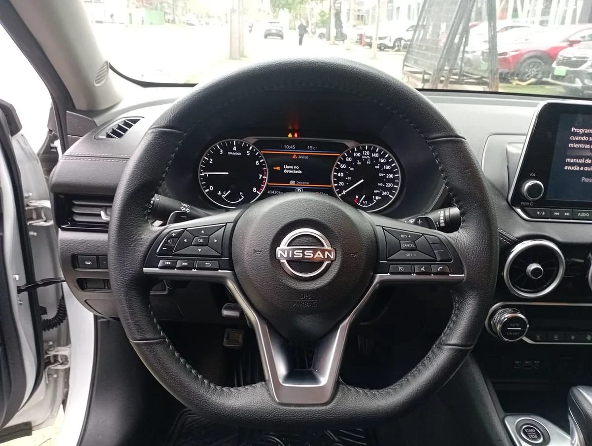 Nissan Sentra 2.0 Advance 4x2 Cvt At 4p año 2025