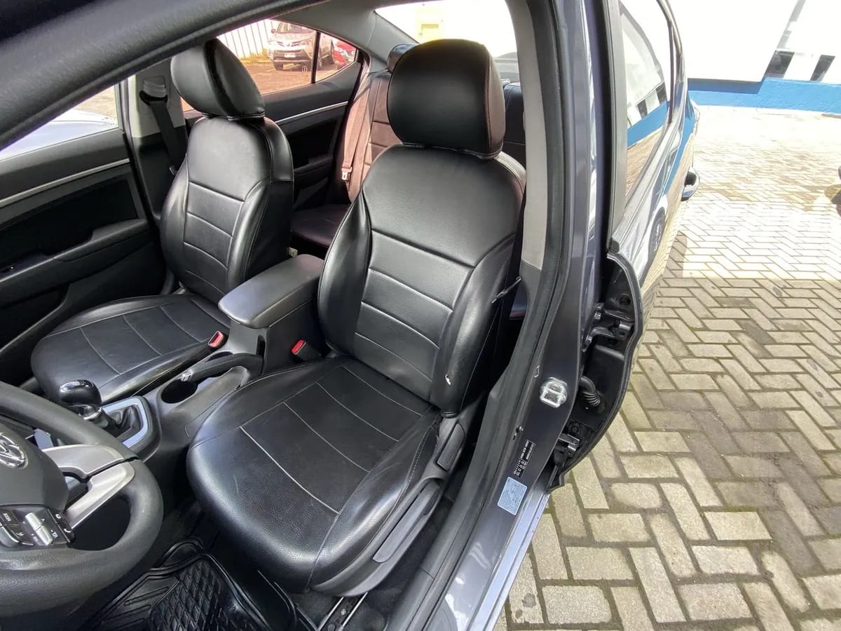 Hyundai Elantra 1.6 Value Fl 4x2 Mt 4p año 2021