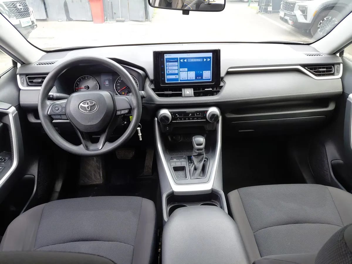 Toyota Rav 4 2.0 Le 4x2 Cvt At 5p año 2022