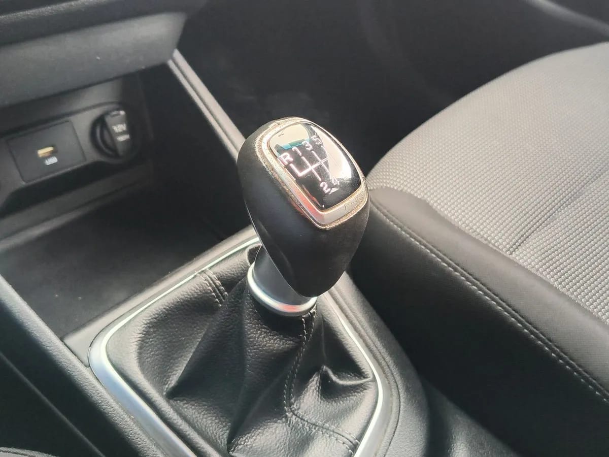 Hyundai Accent 1.4 Hci Value 4x2 Mt 4p año 2021