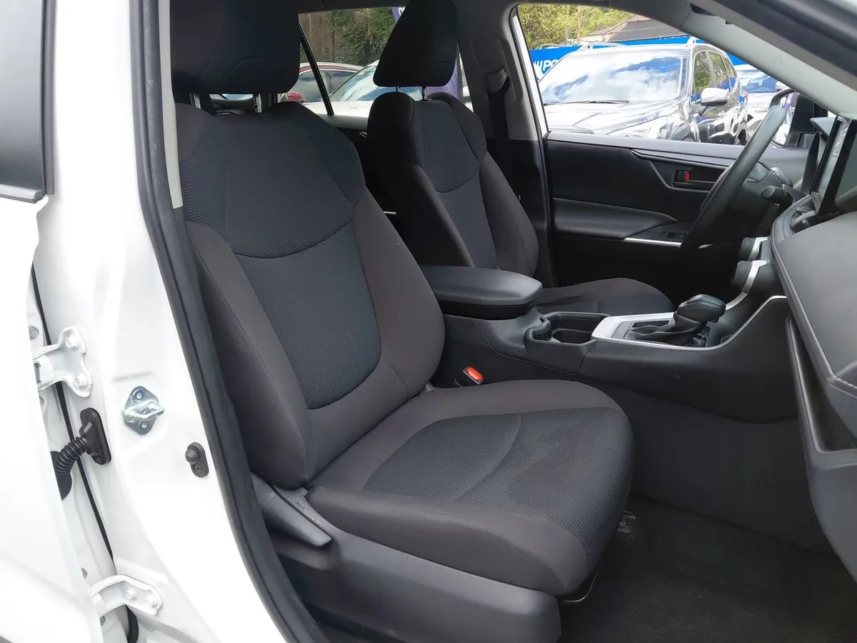 Toyota Rav 4 2.0 Le 4x2 Cvt At 5p año 2022