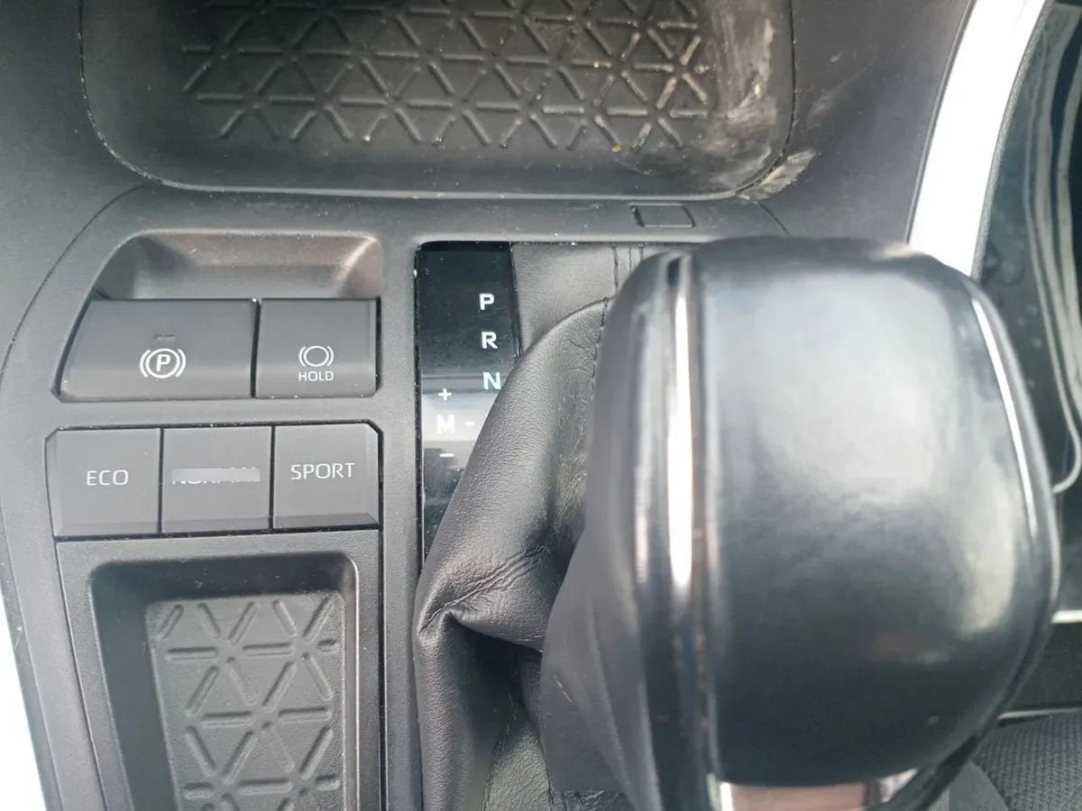 Toyota Rav 4 2.0 Xle 4x2 Cvt At 5p año 2020