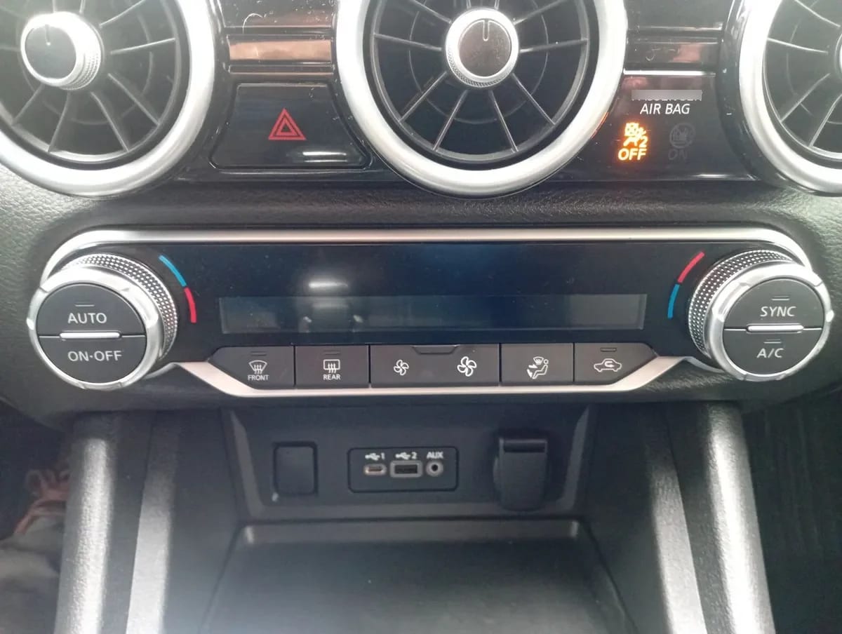 Nissan Sentra 2.0 Advance 4x2 Cvt At 4p año 2025