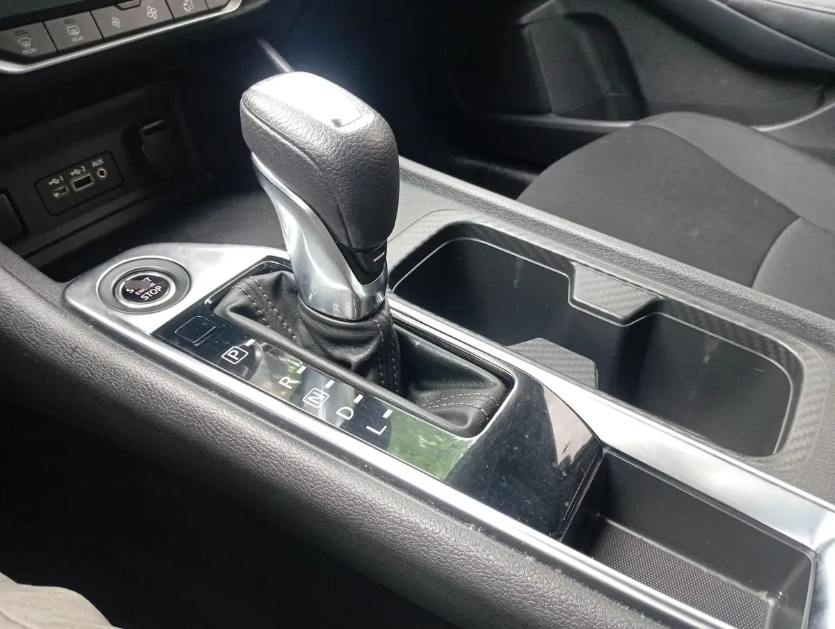 Nissan Sentra 2.0 Advance 4x2 Cvt At 4p año 2025