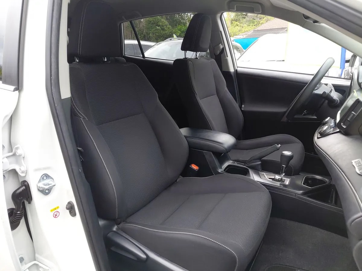 Toyota Rav 4 2.0 Adventure 4x2 Super Lujo At 5p año 2019