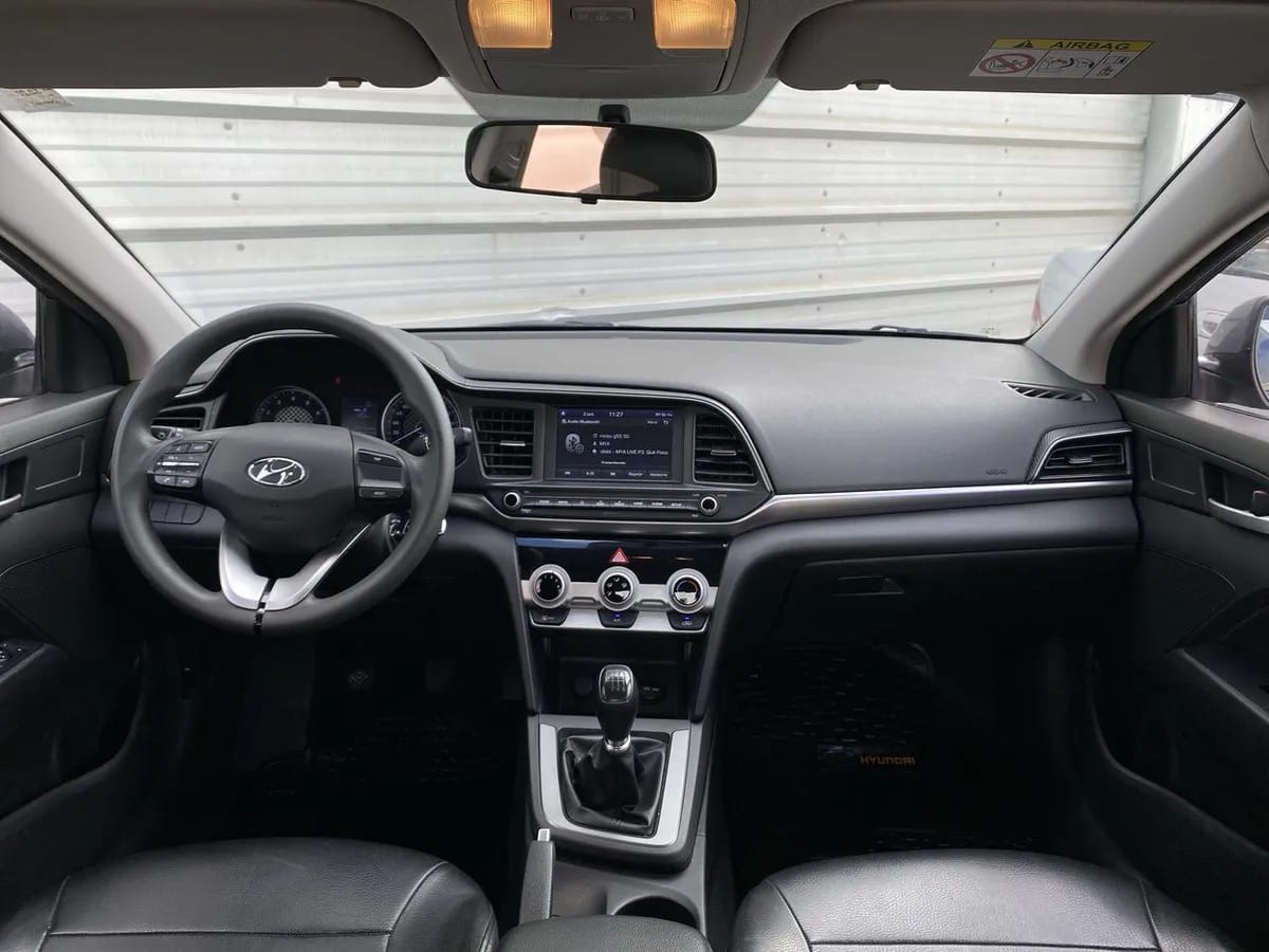 Hyundai Elantra 1.6 Value Fl 4x2 Mt 4p año 2021