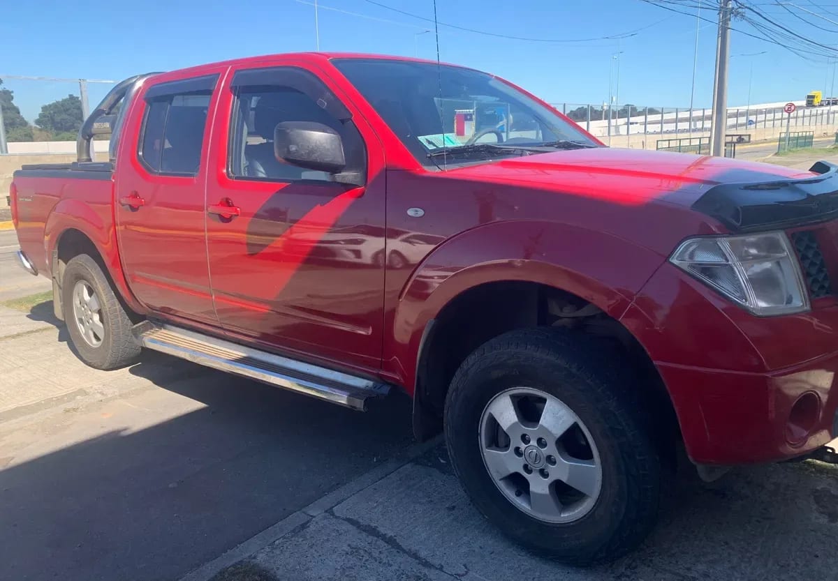 NISSAN NAVARA 2.5 Se Lsd Mt 4x4 Diesel año 2014