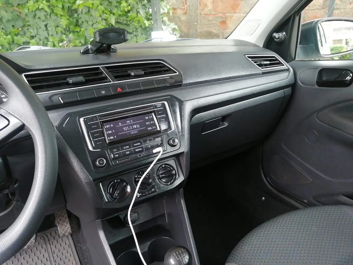 VOLKSWAGEN VOYAGE 1.6 Highline Mt año 2021