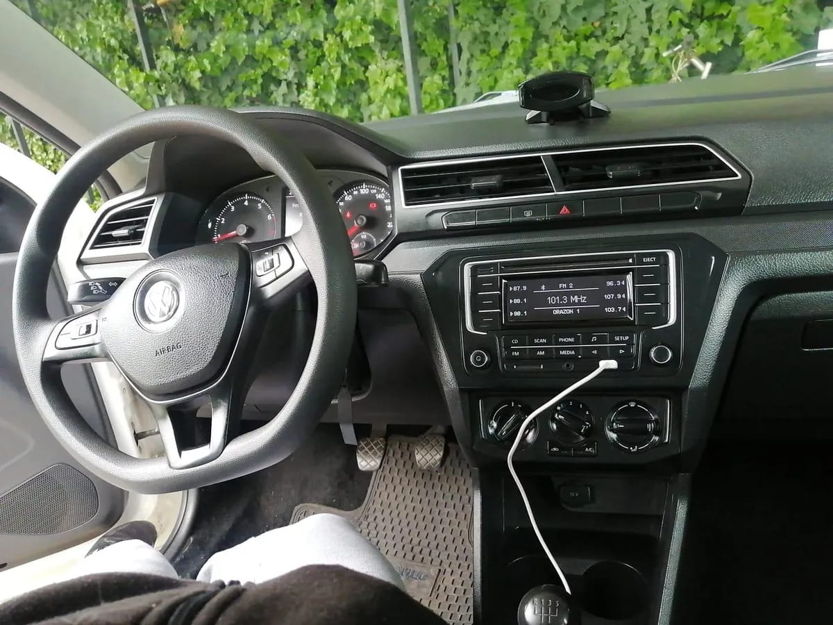 VOLKSWAGEN VOYAGE 1.6 Highline Mt año 2021