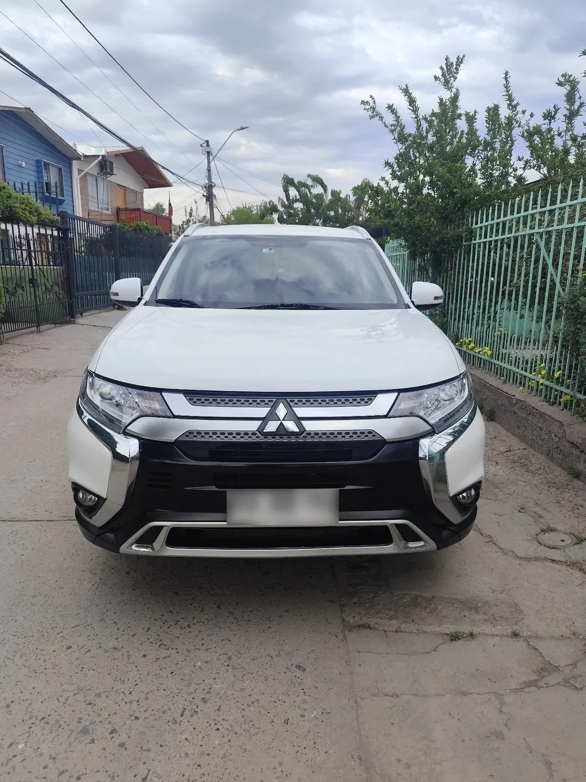 MITSUBISHI OUTLANDER 2.0 Mt 4x2 año 2022