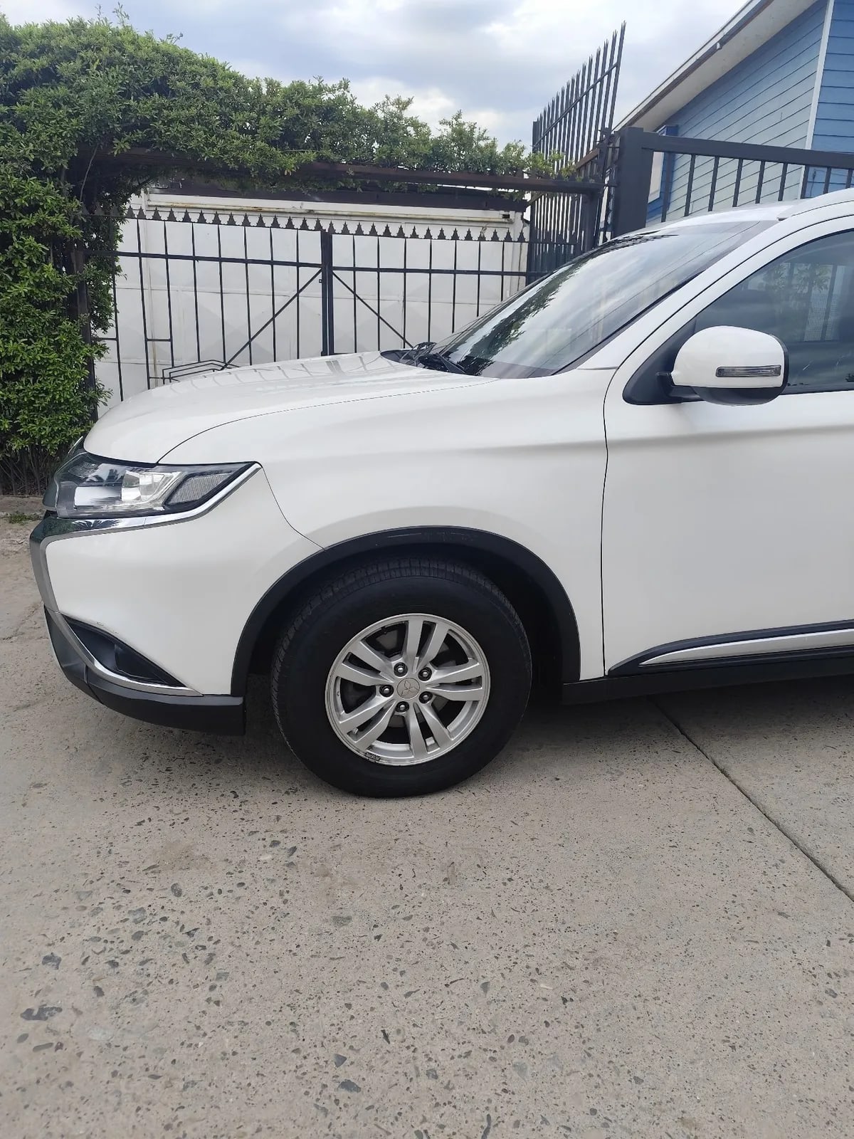 MITSUBISHI OUTLANDER 2.0 Mt 4x2 año 2022