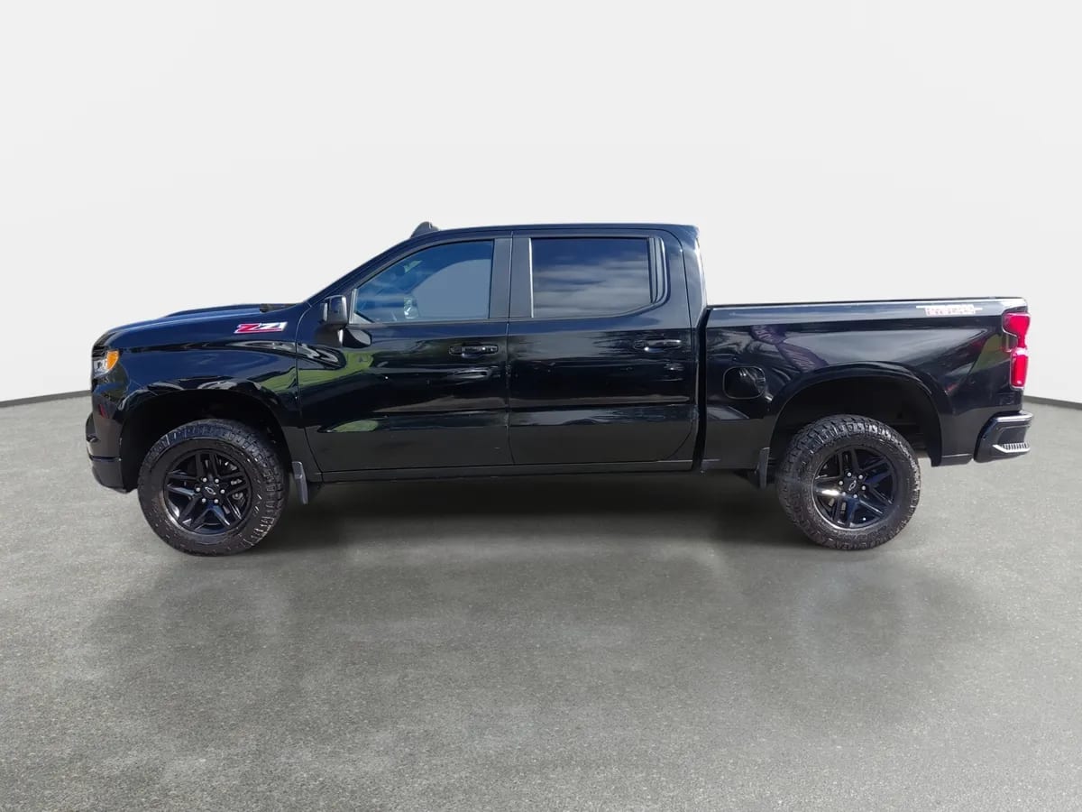 Chevrolet Silverado 5.3 Lt Trail Boss Z71 4x4 At 4p año 2023