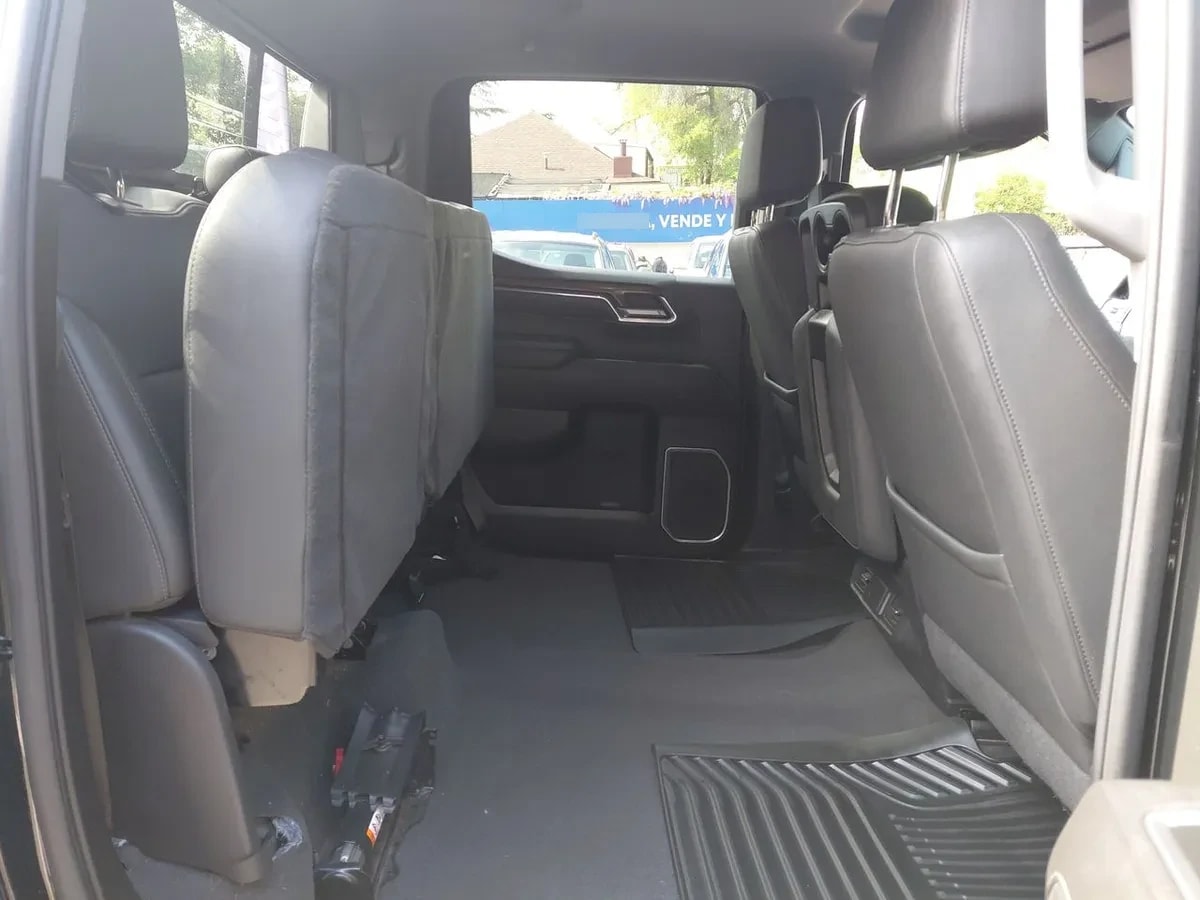 Chevrolet Silverado 5.3 Lt Trail Boss Z71 4x4 At 4p año 2023
