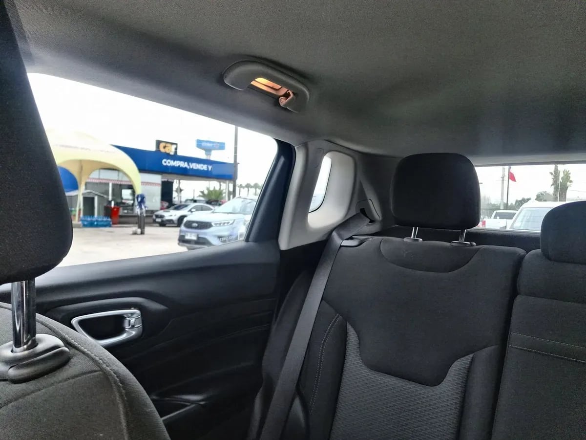 Jeep Compass 1.3 Sport 4x2 At 5p año 2024