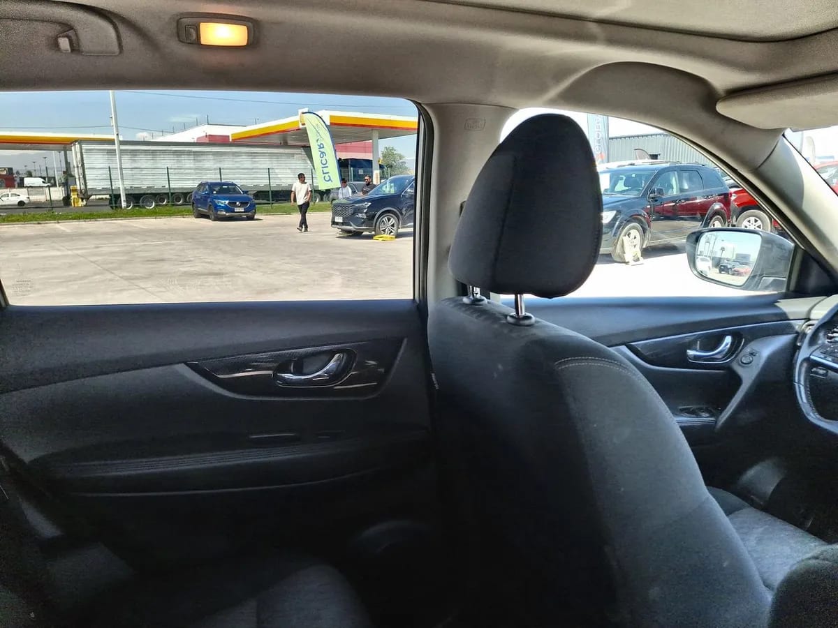 Nissan X-Trail 2.5 Advance 4x2 3row Cvt At 5p año 2021