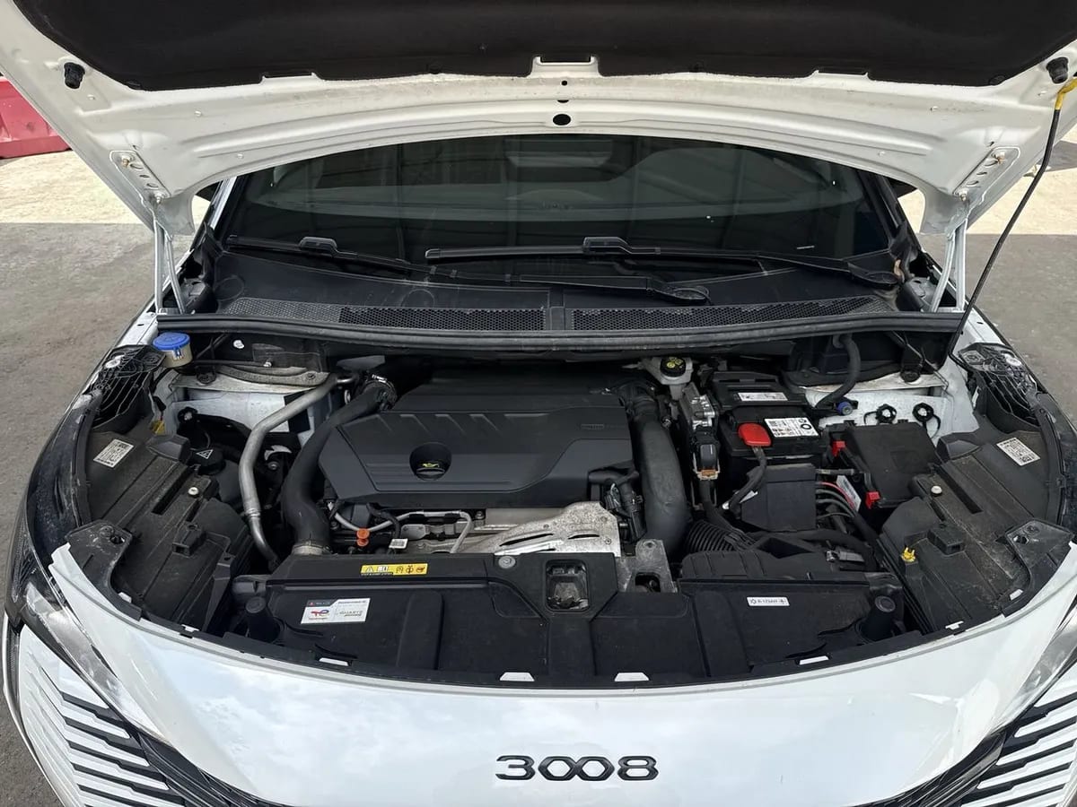 Peugeot 3008 1.6 Gt Black Pack Puretech 180 4x2 Eat8 5p año 2024