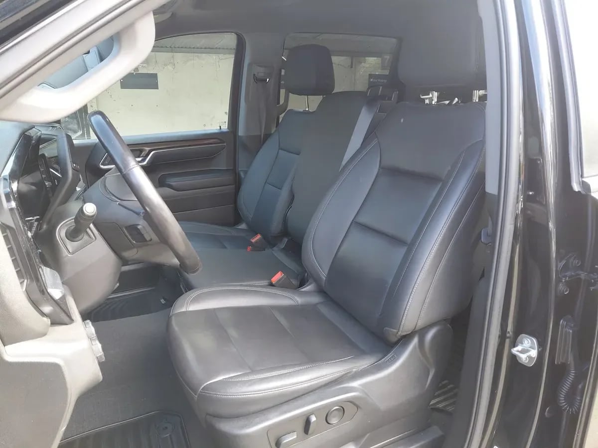 Chevrolet Silverado 5.3 Lt Trail Boss Z71 4x4 At 4p año 2023