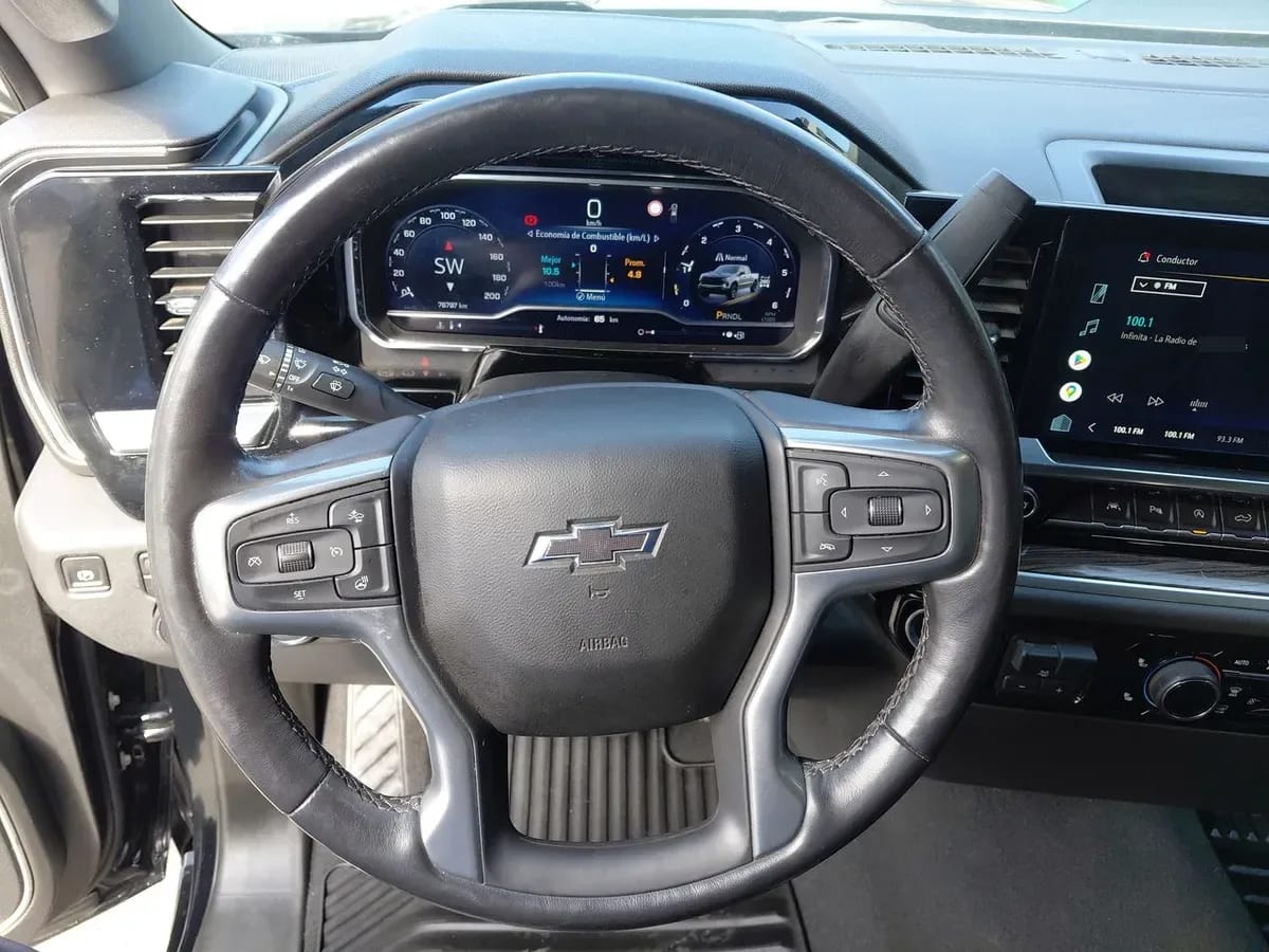 Chevrolet Silverado 5.3 Lt Trail Boss Z71 4x4 At 4p año 2023