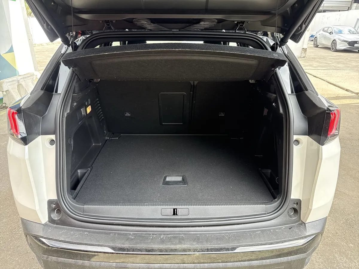 Peugeot 3008 1.6 Gt Black Pack Puretech 180 4x2 Eat8 5p año 2024