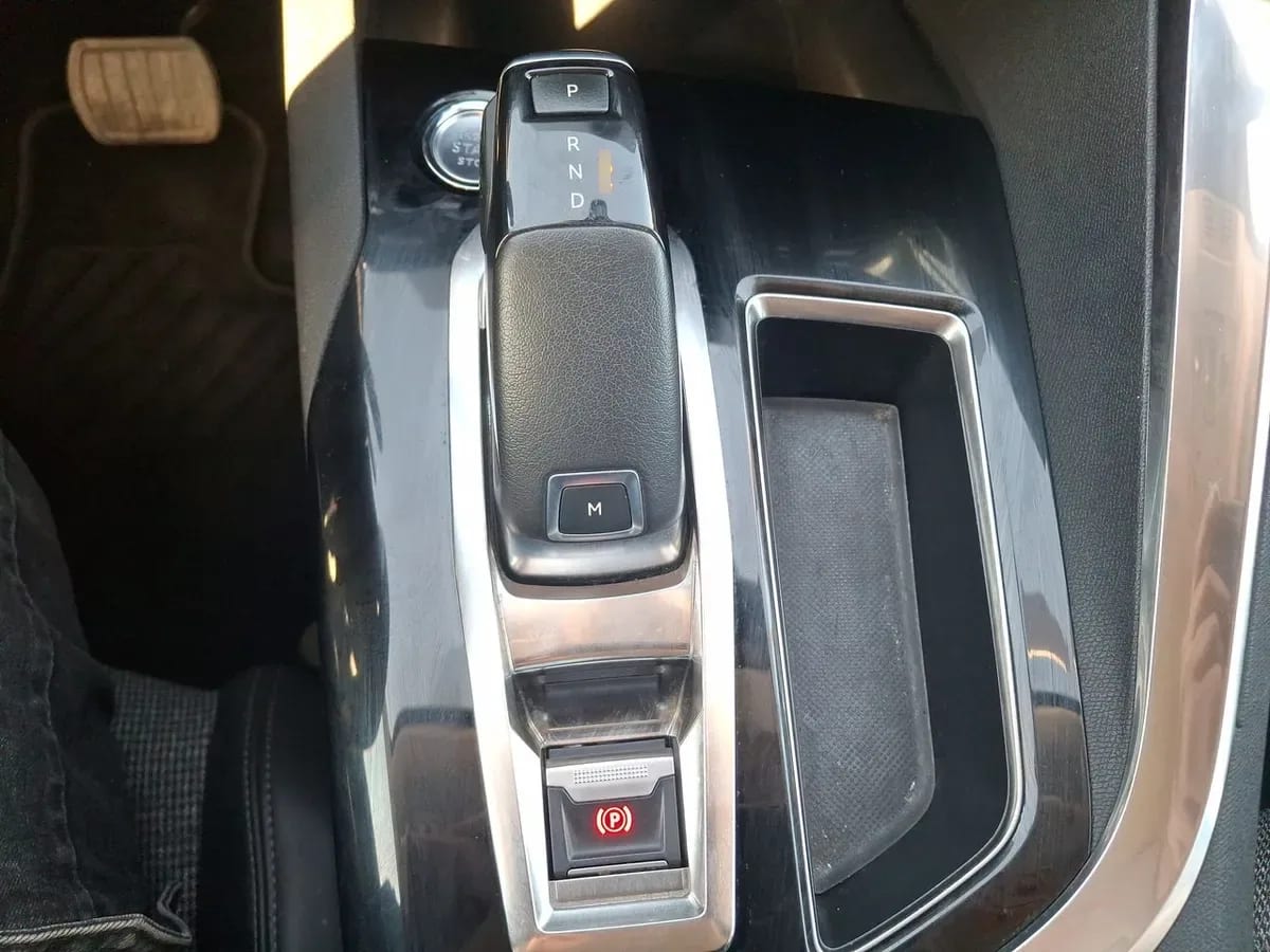 Peugeot 3008 1.6 Allure Thp 4x2 165 Eat6 5p año 2021
