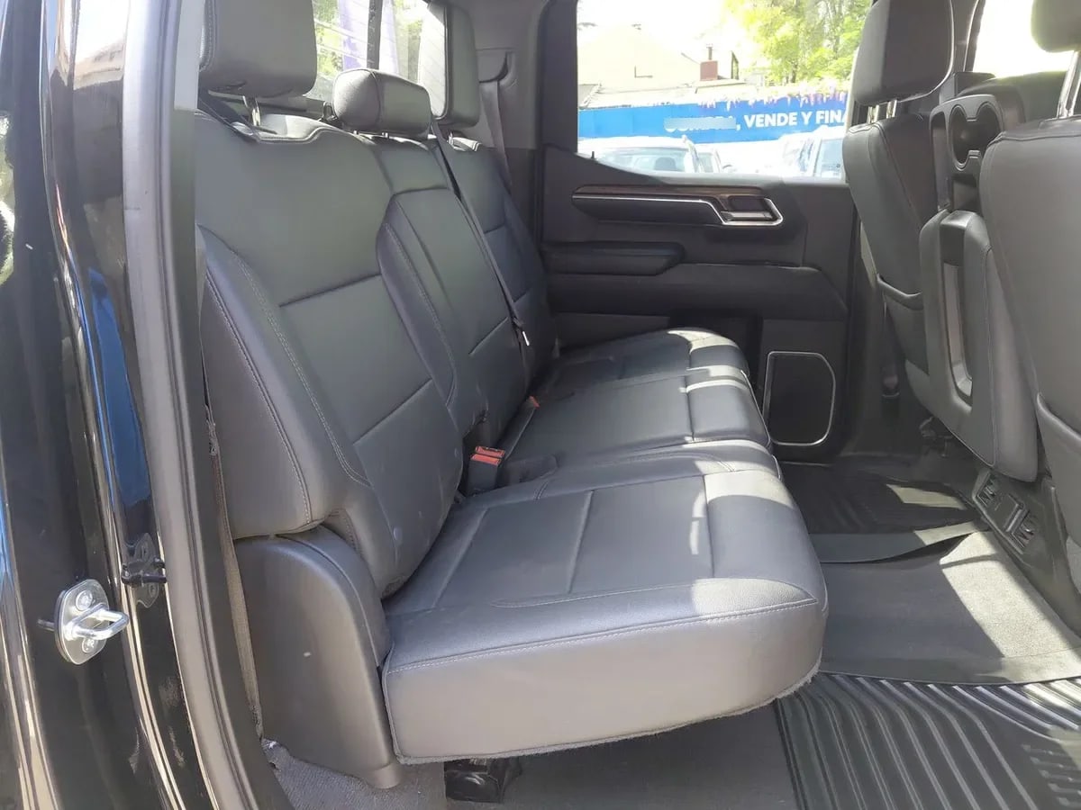 Chevrolet Silverado 5.3 Lt Trail Boss Z71 4x4 At 4p año 2023