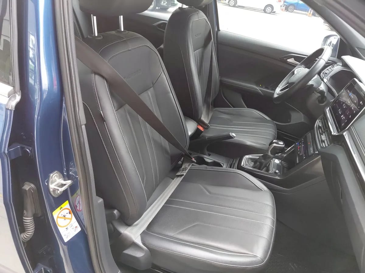 Volkswagen T-Cross 1.0 Tsi Highline 4x2 At 5p año 2025