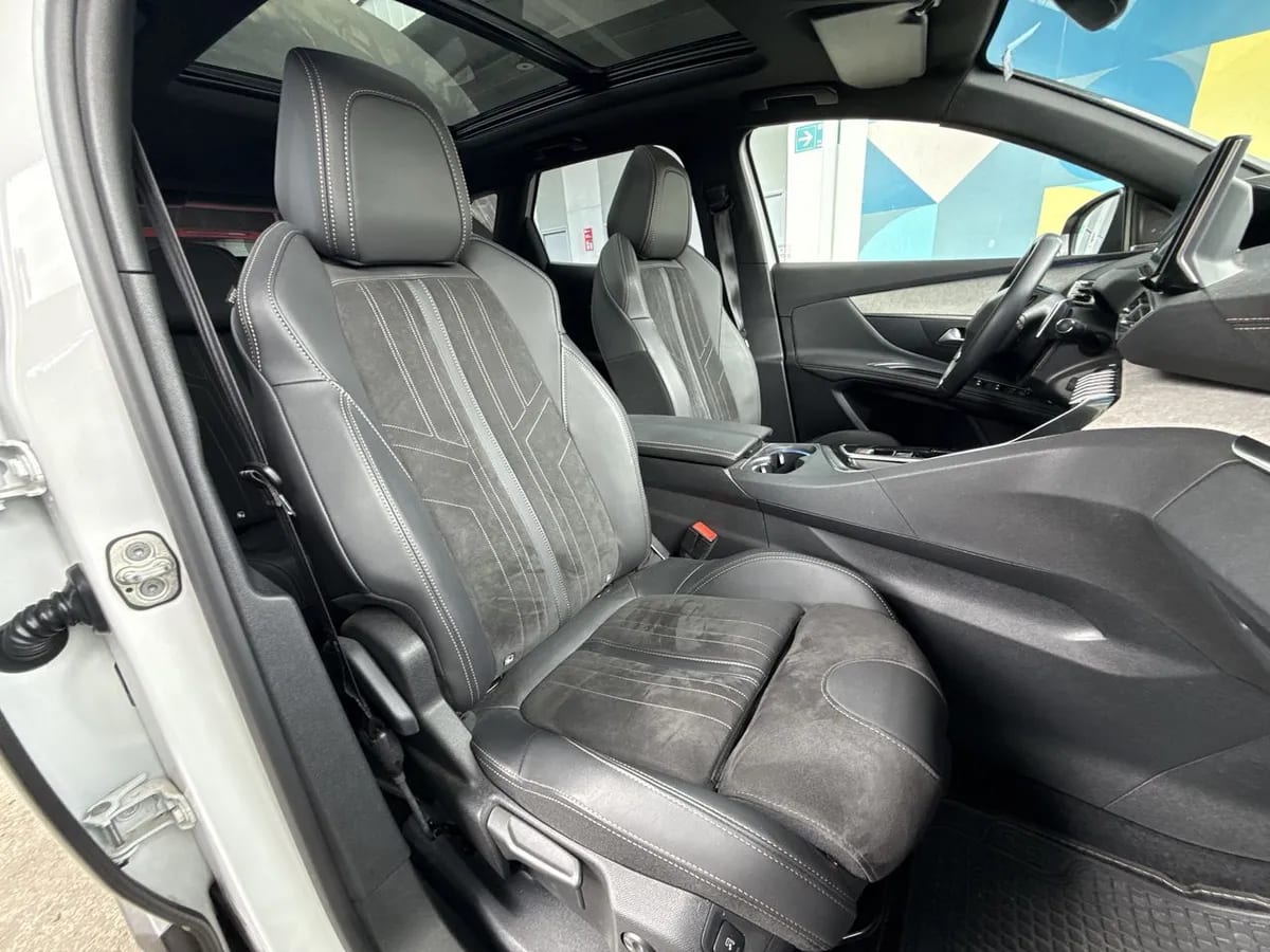 Peugeot 3008 1.6 Gt Black Pack Puretech 180 4x2 Eat8 5p año 2024