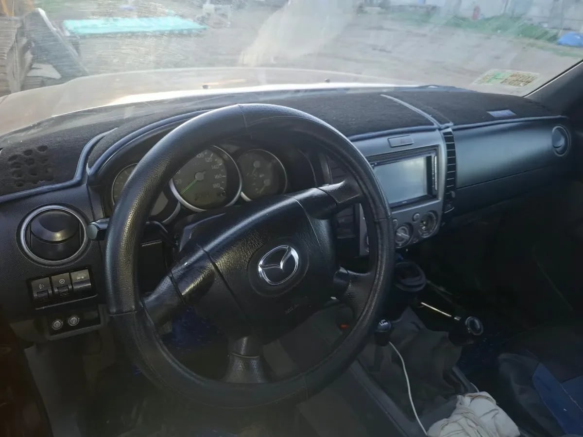 MAZDA BT-50 2.5 Dsl Mt Dc Sdx 4x4 año 2008