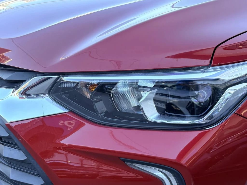 Chevrolet Tracker 1.2t Ltz R 4x2 At 5p año 2025