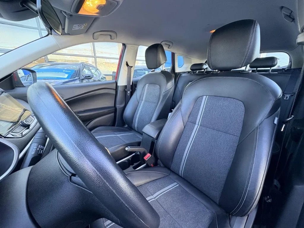 Chevrolet Tracker 1.2t Ltz R 4x2 At 5p año 2025