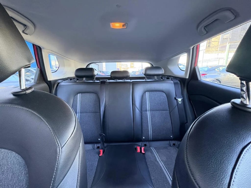 Chevrolet Tracker 1.2t Ltz R 4x2 At 5p año 2025