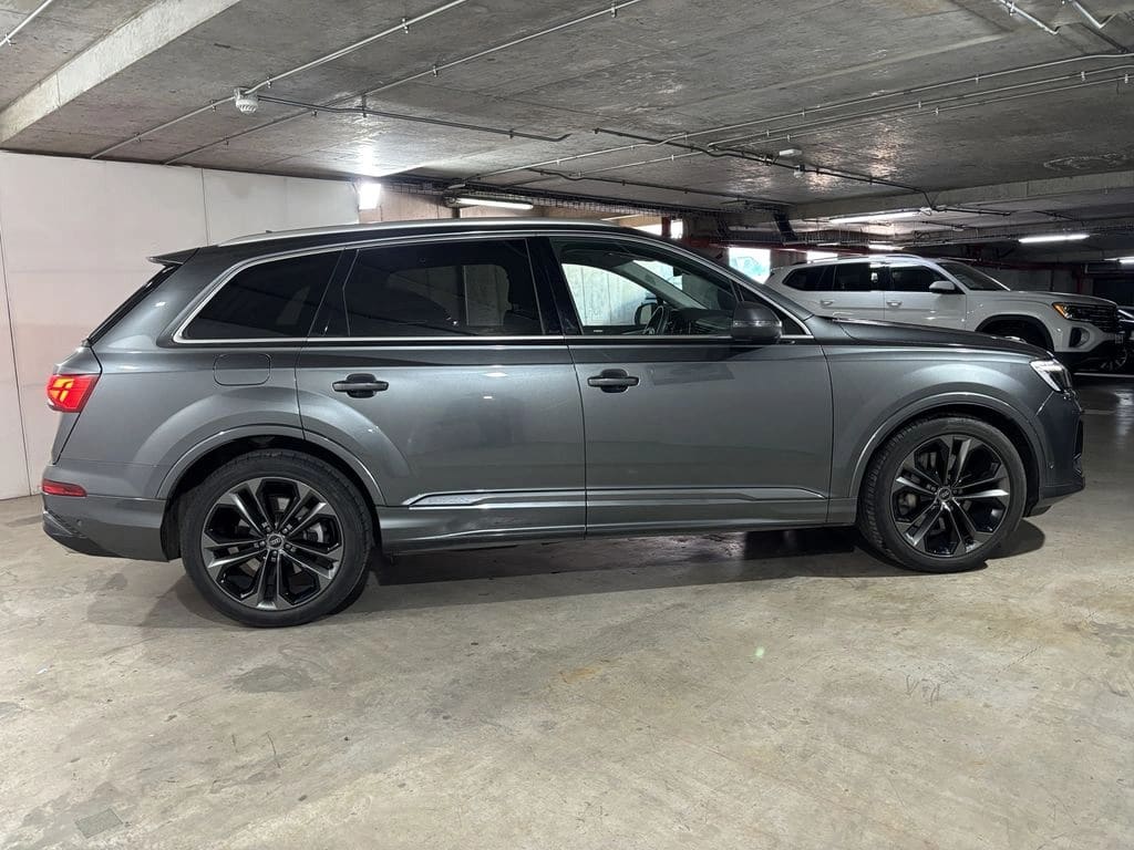 Audi Q7 3.0 55 Tfsi Sport Pi Quattro 4x4 7pas At 5p año 2025
