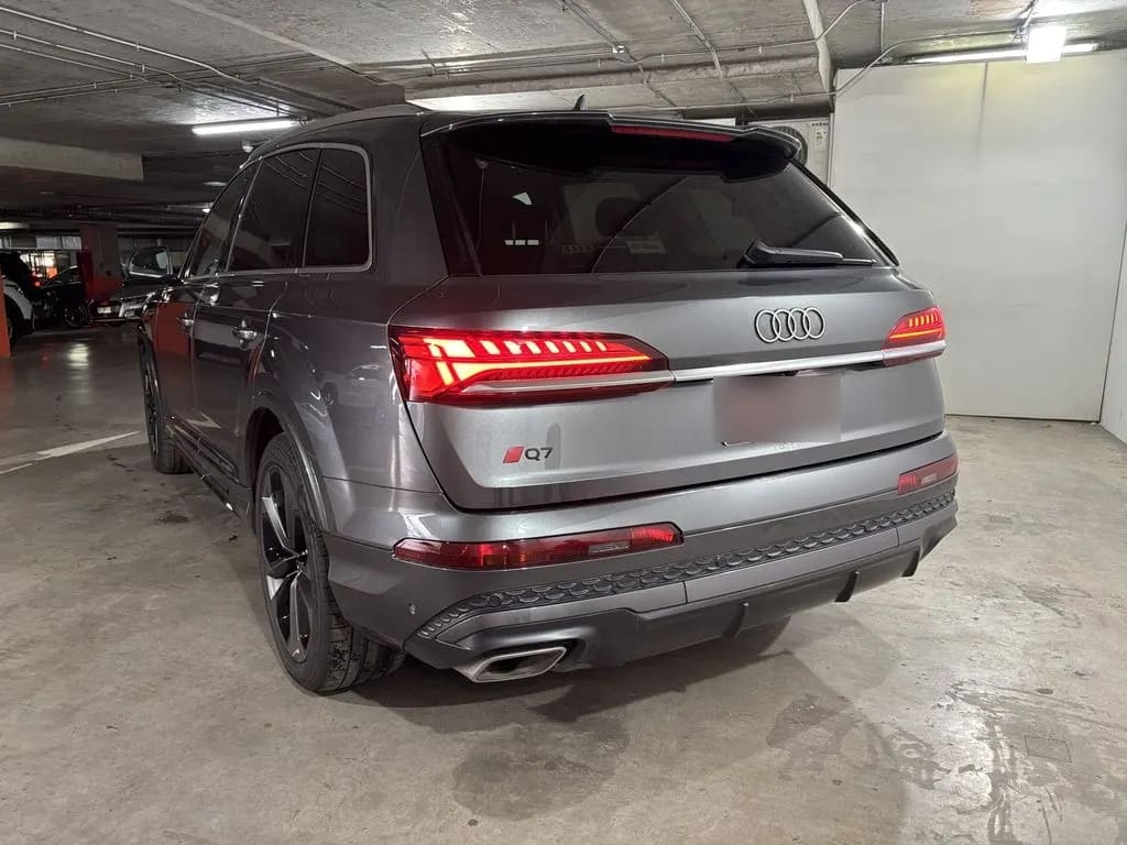 Audi Q7 3.0 55 Tfsi Sport Pi Quattro 4x4 7pas At 5p año 2025