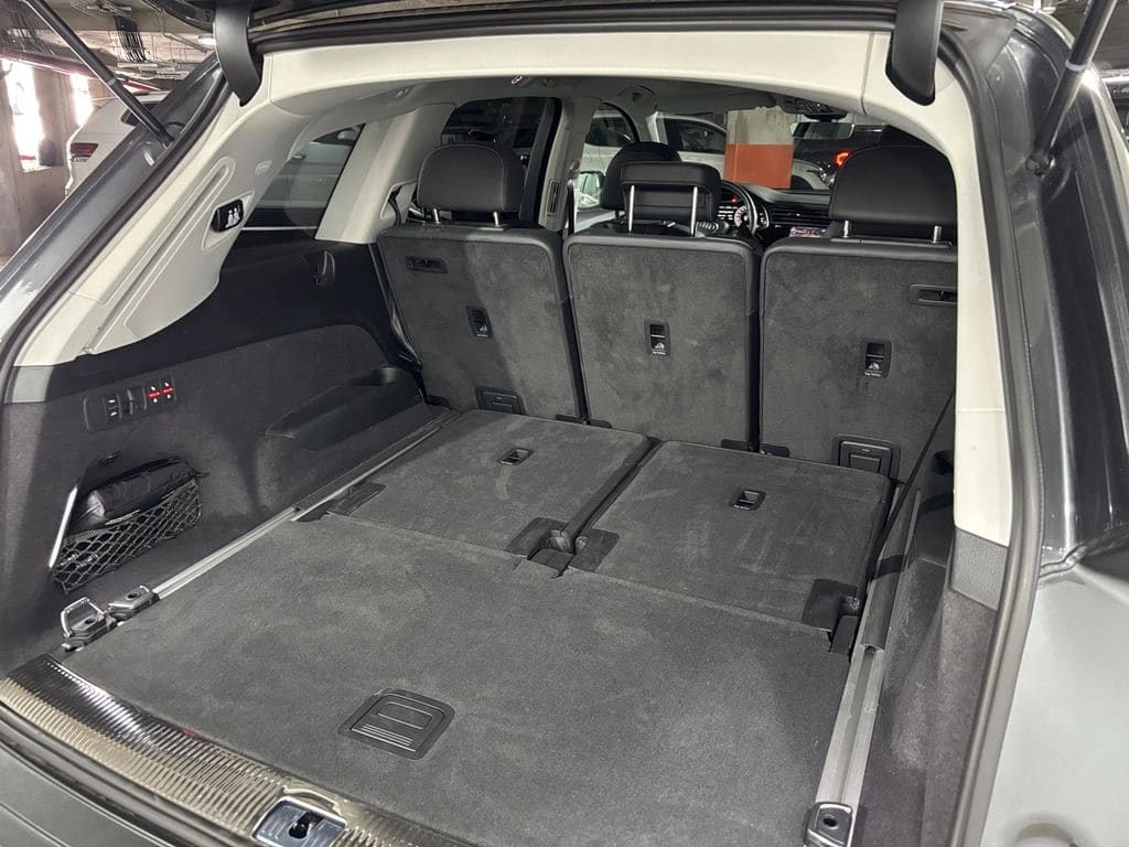 Audi Q7 3.0 55 Tfsi Sport Pi Quattro 4x4 7pas At 5p año 2025