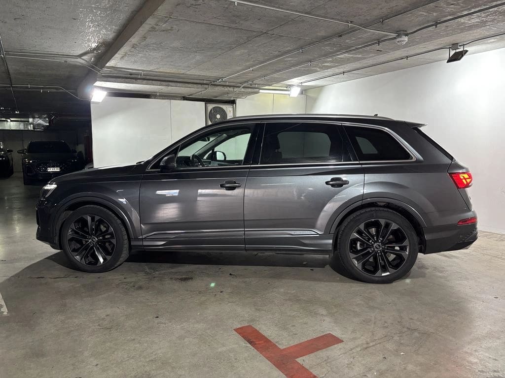 Audi Q7 3.0 55 Tfsi Sport Pi Quattro 4x4 7pas At 5p año 2025