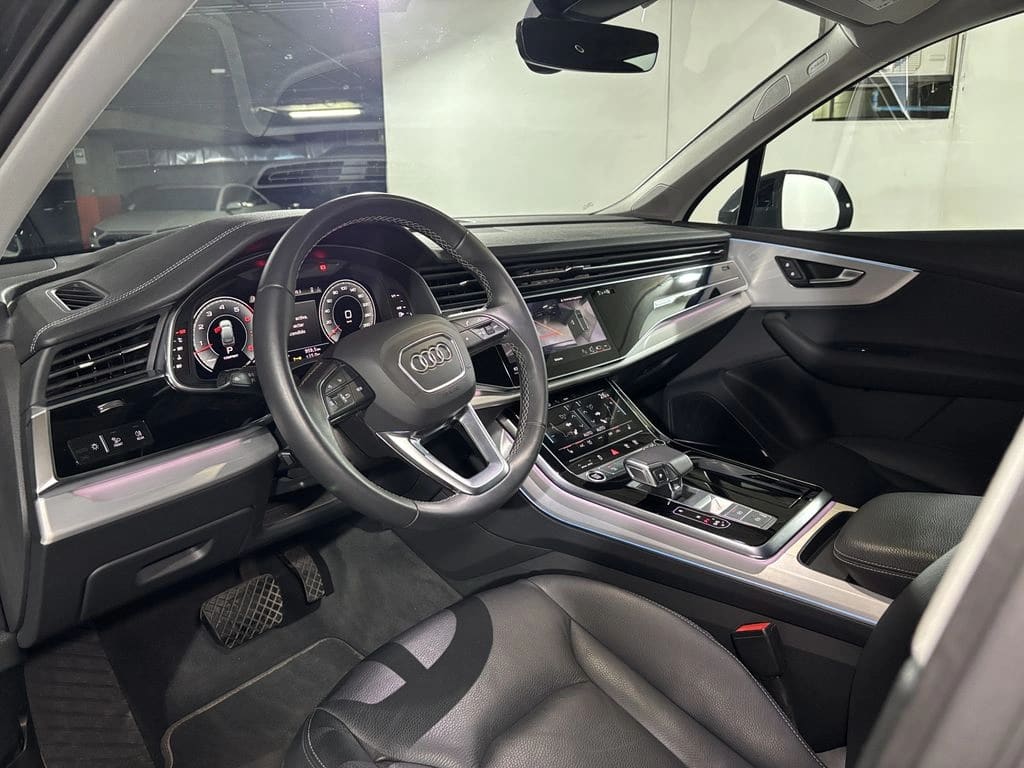 Audi Q7 3.0 55 Tfsi Sport Pi Quattro 4x4 7pas At 5p año 2025