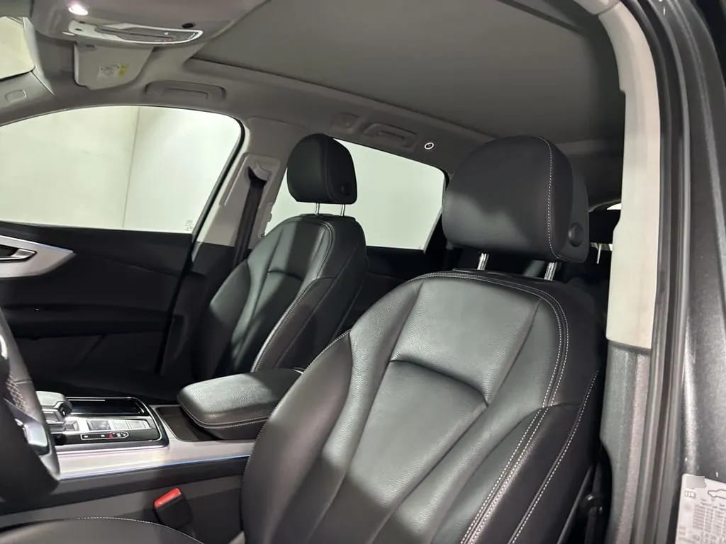 Audi Q7 3.0 55 Tfsi Sport Pi Quattro 4x4 7pas At 5p año 2025