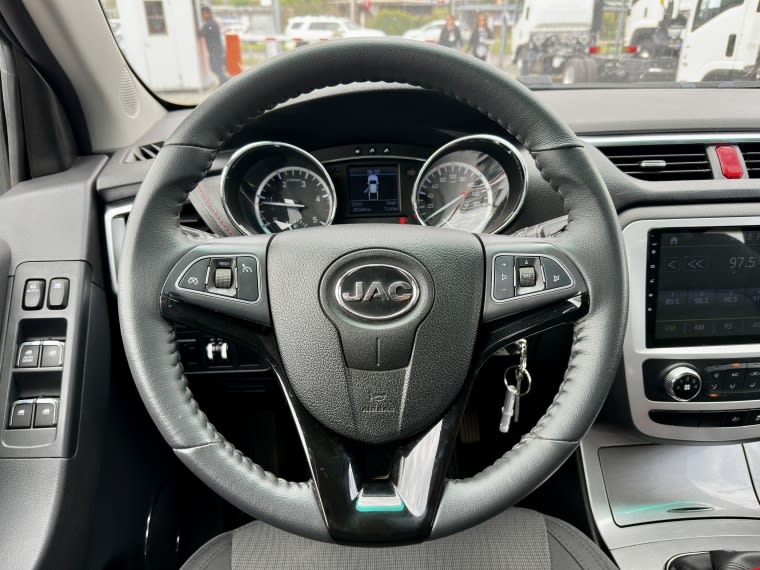 JAC T8 2.0 Comfort Mt 4x2 año 2023
